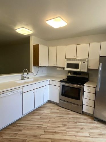 1010 Sunnyvale Ln, Madison, WI 53713-4771