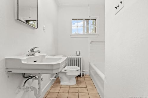 11 Benders Dr, Greenwich CT exterior