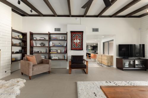 2106 Camino El Ganado, Tucson AZ  85718-4108 exterior