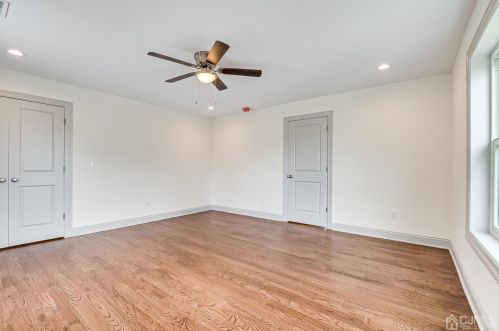 110 Bond St, Iselin NJ  08830-2424 exterior