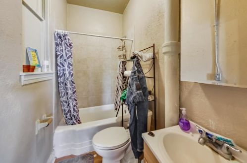 3600 Winchester Ave, Chicago IL 60609-1234 exterior