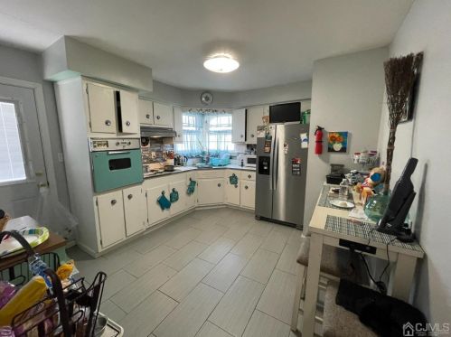 24 1st St, Perth Amboy, NJ 08863-1603