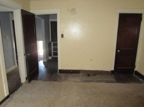 1434 Elm St, Pittsburgh PA 15221-1920 exterior