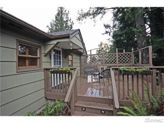 11021 22nd Ave, Seattle, WA 98146-1918