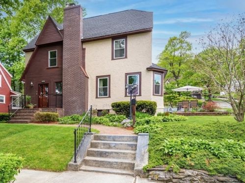 9 Laconia Rd, Worcester, MA 01609-1507