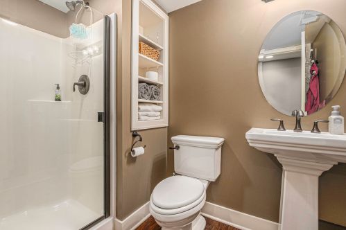 268 Clay Ave, Meskegon MI 49440-1202 exterior