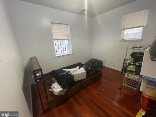 1239 6 St, Philadelphia PA 19140-4561 exterior