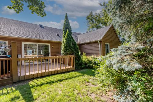 3721 Oakbrook Dr, Milwaukee WI 53228-1362 exterior