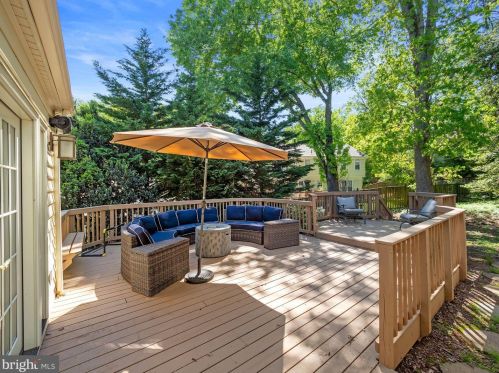 8224 Inverness Holw Ter, Rockville MD 20854-2726 exterior