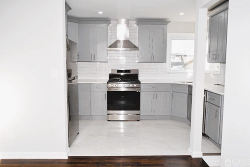 38 Wall St, Metuchen NJ  08840-2858 exterior