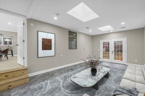 114 Woodlawn Ave, Bridgewater NJ 08807-2031 exterior