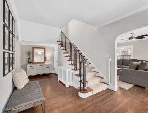 256 Frst Ave, Elmhurst IL 60126-3547 exterior