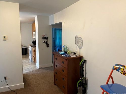 7 Talmadge St, Derby CT 06418-1005 exterior