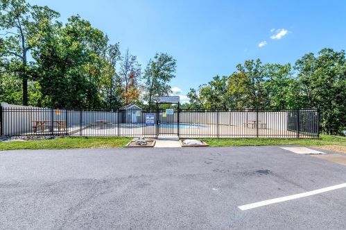 2832 Blackforest Dr, Saint Louis MO 63129-4041 exterior