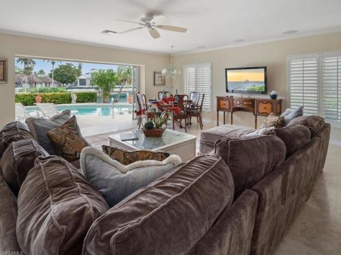 3191 Gin Ln, Naples FL 34102-7814 exterior