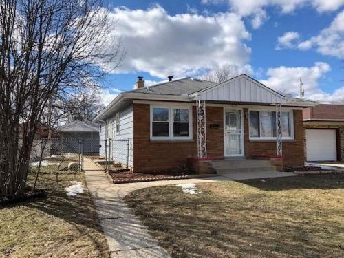 5147 69th St, Milwaukee, WI 53218-3913