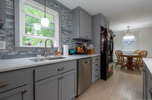 9 Pne Dr, Windsor CT 06095-3531 exterior