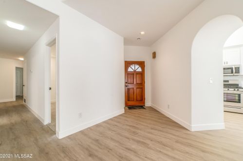 5860 Bright Star Dr, Tucson AZ  85718-3429 exterior