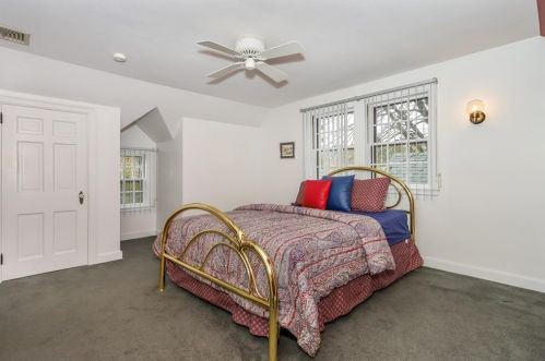 160 High St, Canton MA 02021-3654 exterior