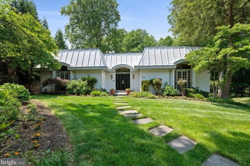 1517 Highwood Dr, Mc Lean, VA 22101-5800