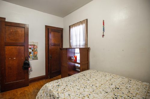 1570 Oklahoma Ave, Milwaukee WI 53207-2939 exterior