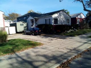 1221 100th St, Brooklyn, NY 11236-5030