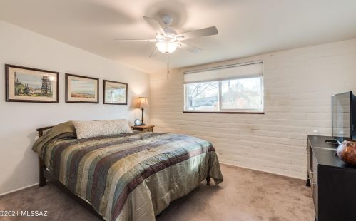 4150 La Cadena, Tucson AZ 85718-6148 exterior