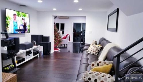 58 Pierce Ave, Cresskill, NJ 07626-1112