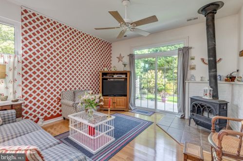 77 Warwick Way, Southampton NJ 08088-1150 exterior