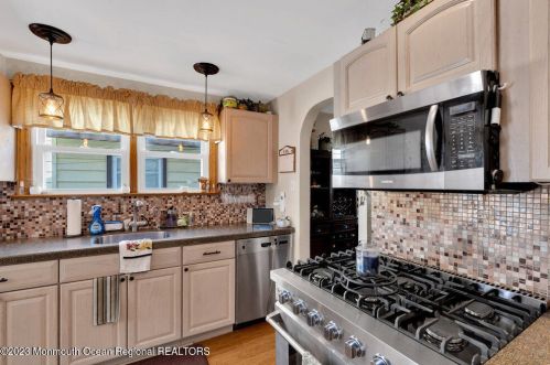 309 Ave, Belmar NJ 07719-2429 exterior