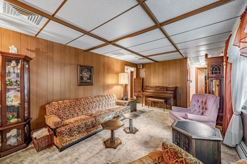 7907 Cypress St, Pittsburgh PA 15237-1931 exterior