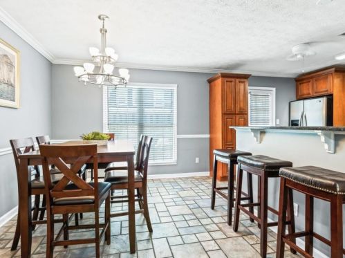 26 Independence Pl, Atlanta GA  30318-1505 exterior