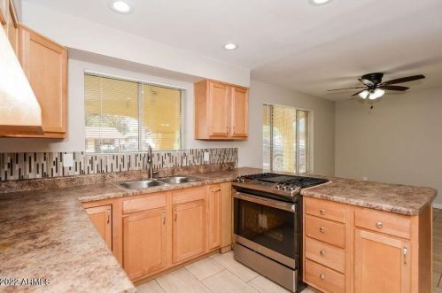 2211 54th Ln, Phoenix AZ  85035-3701 exterior