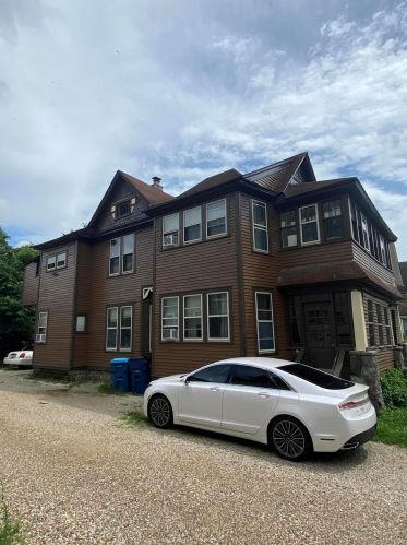 809 Oak St, Kalamazoo, MI 49008-1131