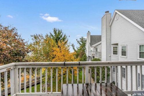 22 Amethyst Ln, Paterson NJ 07501-3364 exterior