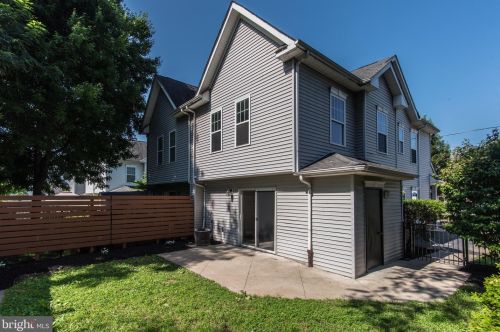 1915 Franklin St, Philadelphia PA 19122-2015 exterior