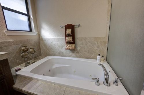 108 Golfview, Montgomery TX 77356-8853 exterior