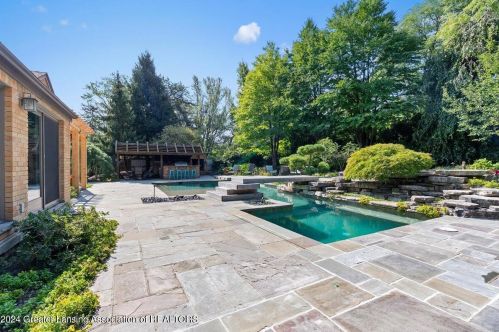 1607 Hitching Post Rd, East Lansing MI 48823-2141 exterior