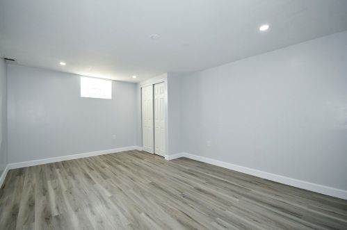 4985 Aspen St, Pittsburgh PA  15122-1250 exterior