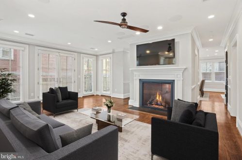 420 3rd St, Washington DC  20003-1930 exterior