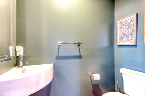 3206 Mary St, Pittsburgh PA  15203-2557 exterior