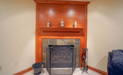 4501 121, Milwaukee WI 53228-2490 exterior