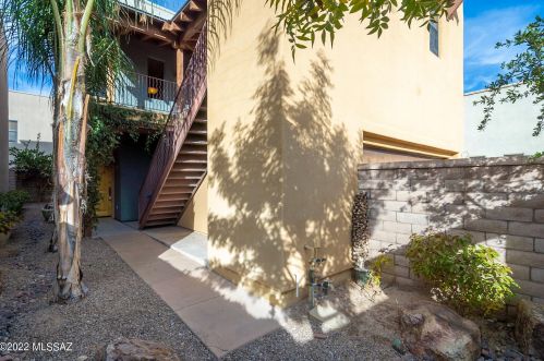 175 Castlefield Cir, Tucson, AZ 85704-5785