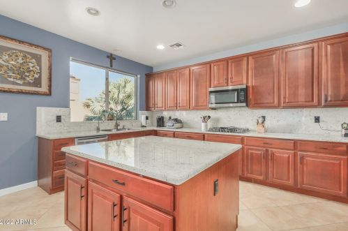 2122 Apache Rain Rd, Phoenix AZ  85085-5084 exterior