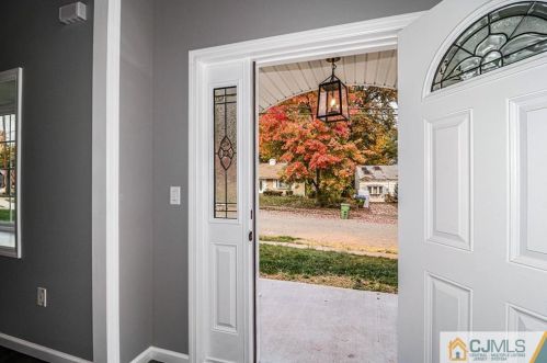 6 Dayton Rd, Edison NJ  08817-4007 exterior