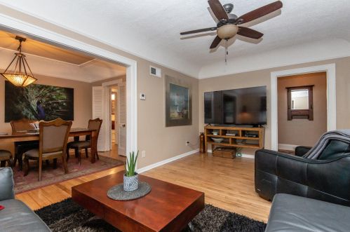 2905 Hackett Ave, Milwaukee WI 53211-3442 exterior