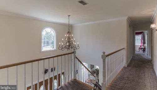 300 Ardmore Ave, Ardmore PA 19003-1012 exterior