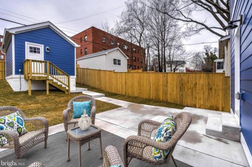 2718 17th St, Washington DC 20003-3123 exterior