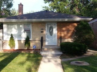 8227 Ln Salle St, Chicago IL  60620-1226 exterior