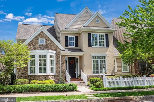 1449 Grassy Way, Lancaster, PA 17601-4573